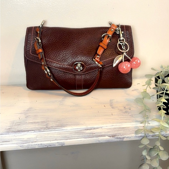 Coach vintage leather shoulder bag with Cherry Charm - Picture 1 of 2